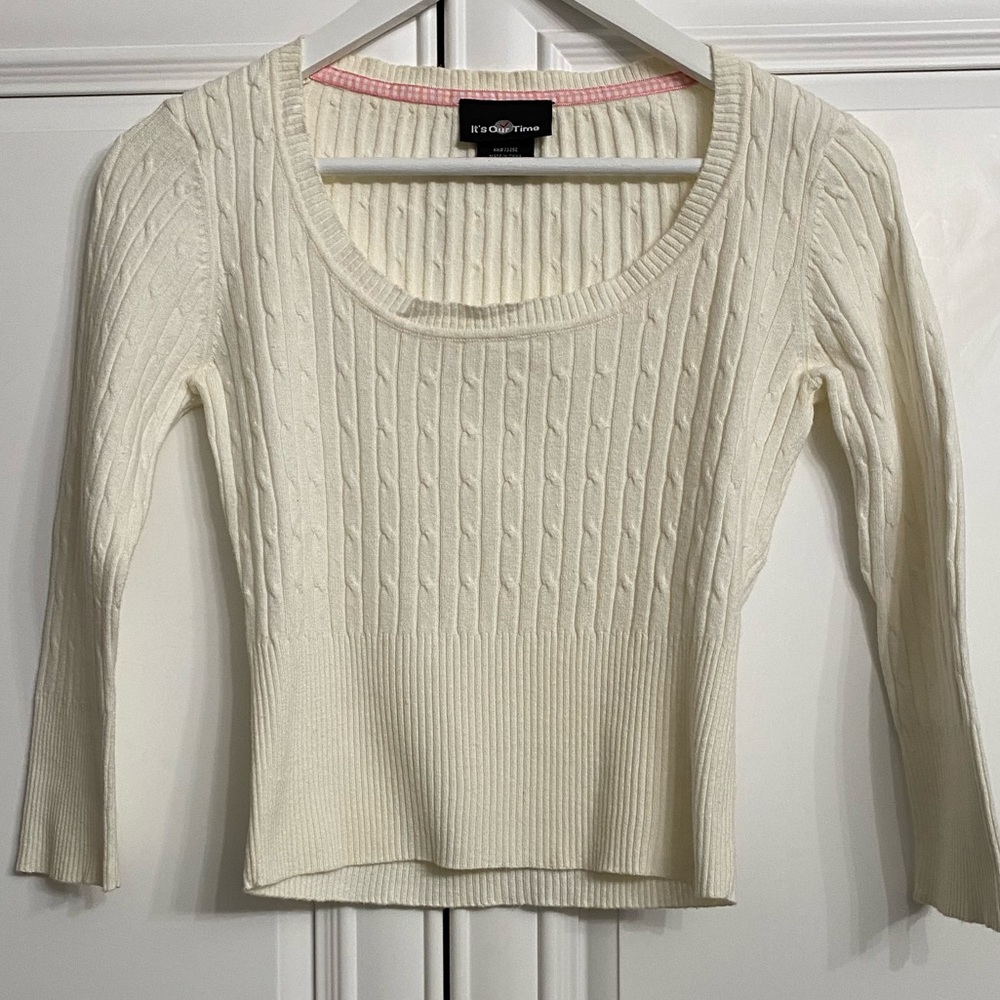 It’s Our Time Medium Cropped Cable Knit Scoop Neck Long Sleeve Sweater in Cream